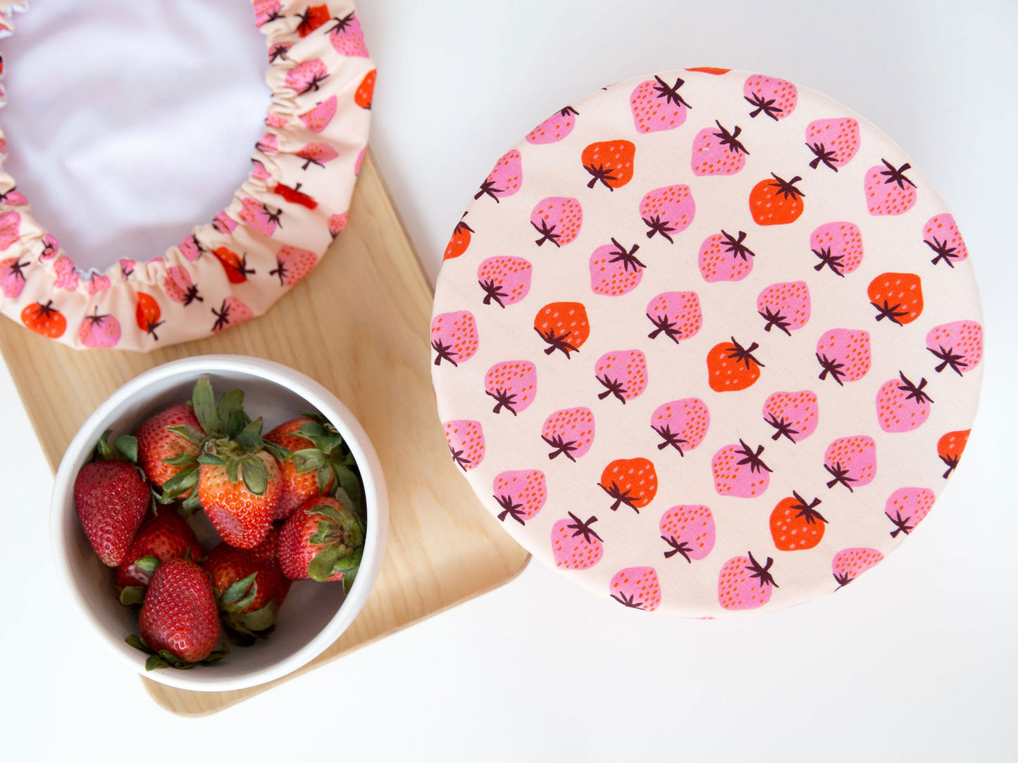 Bowl Cover - Strawberries Pink
