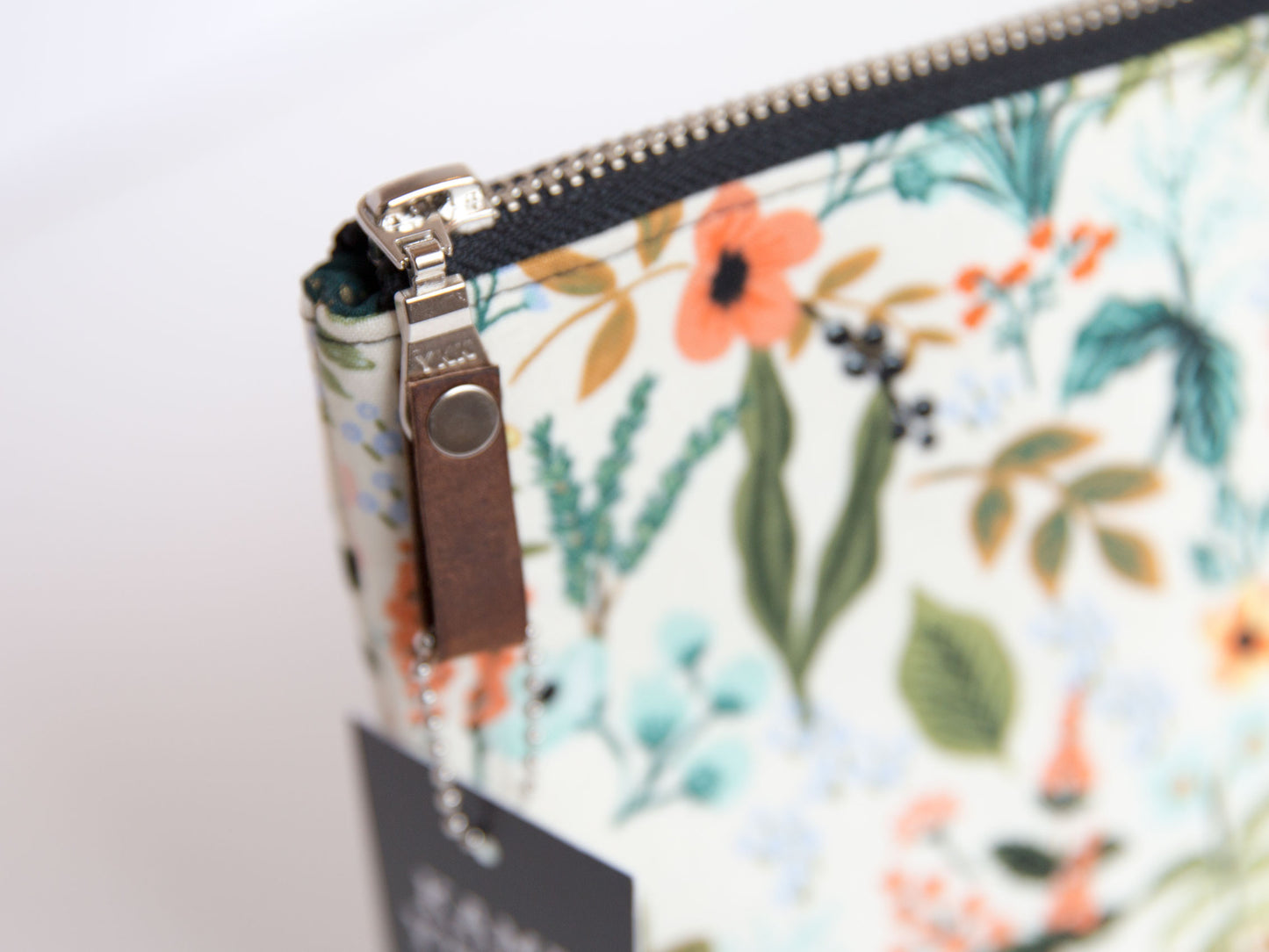 Large Pouch - Herb Garden Light