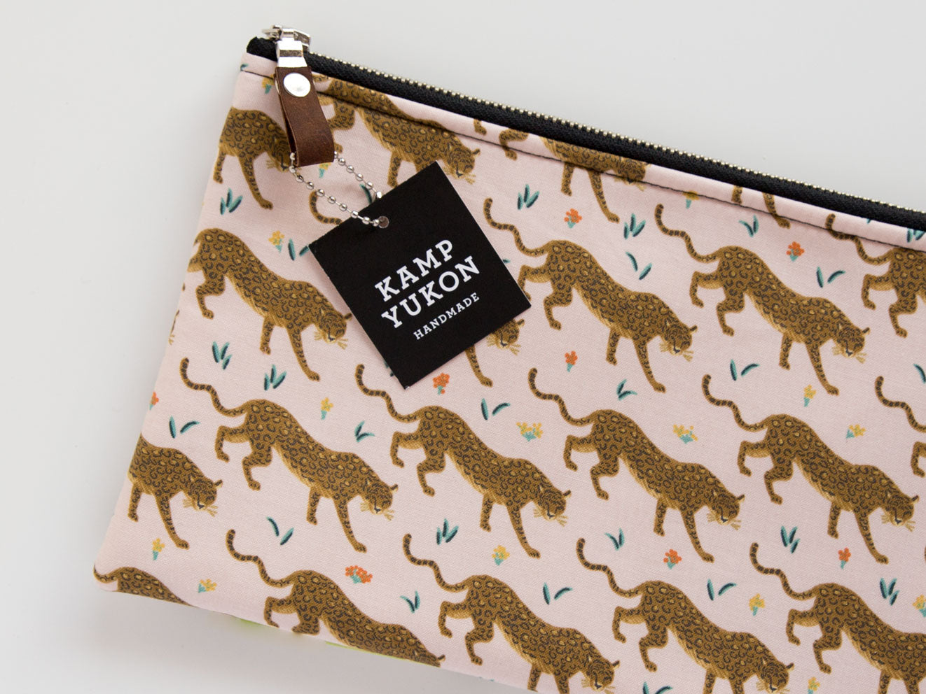 Flat Pouch - Leopards - Blush