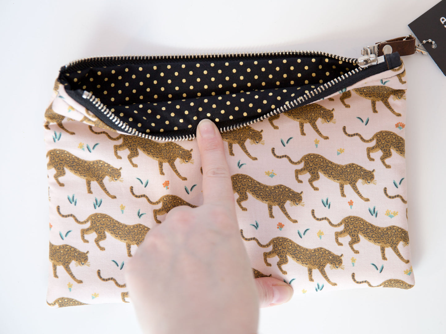 Flat Pouch - Leopards - Blush