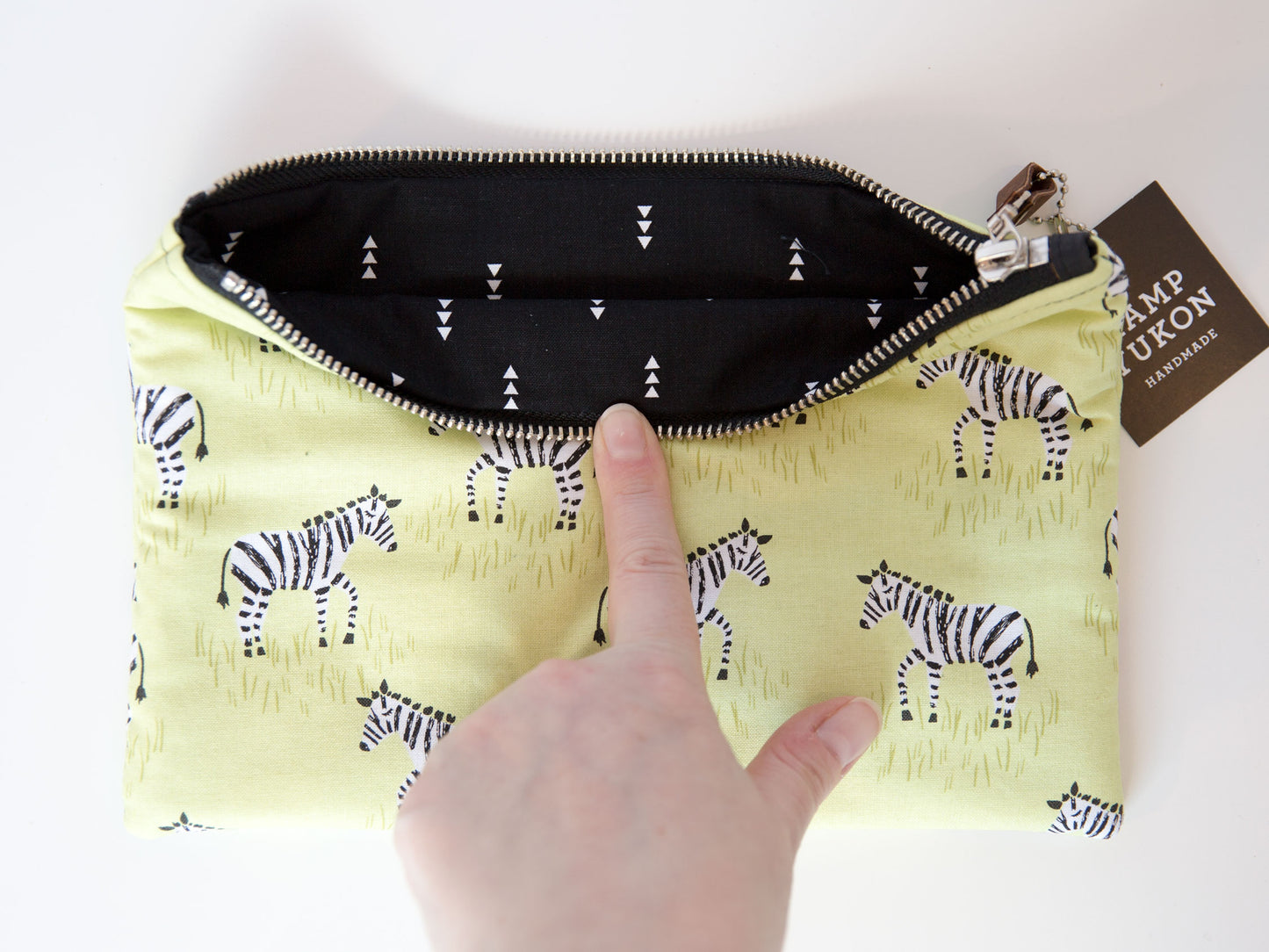Flat Pouch - Zebra Grass