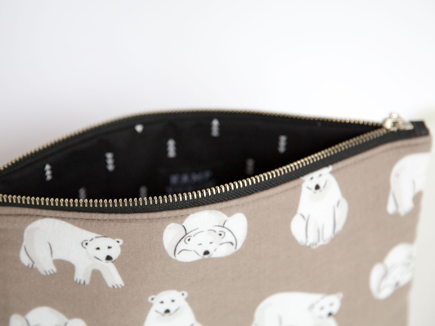 Large Pouch - Polar Bears
