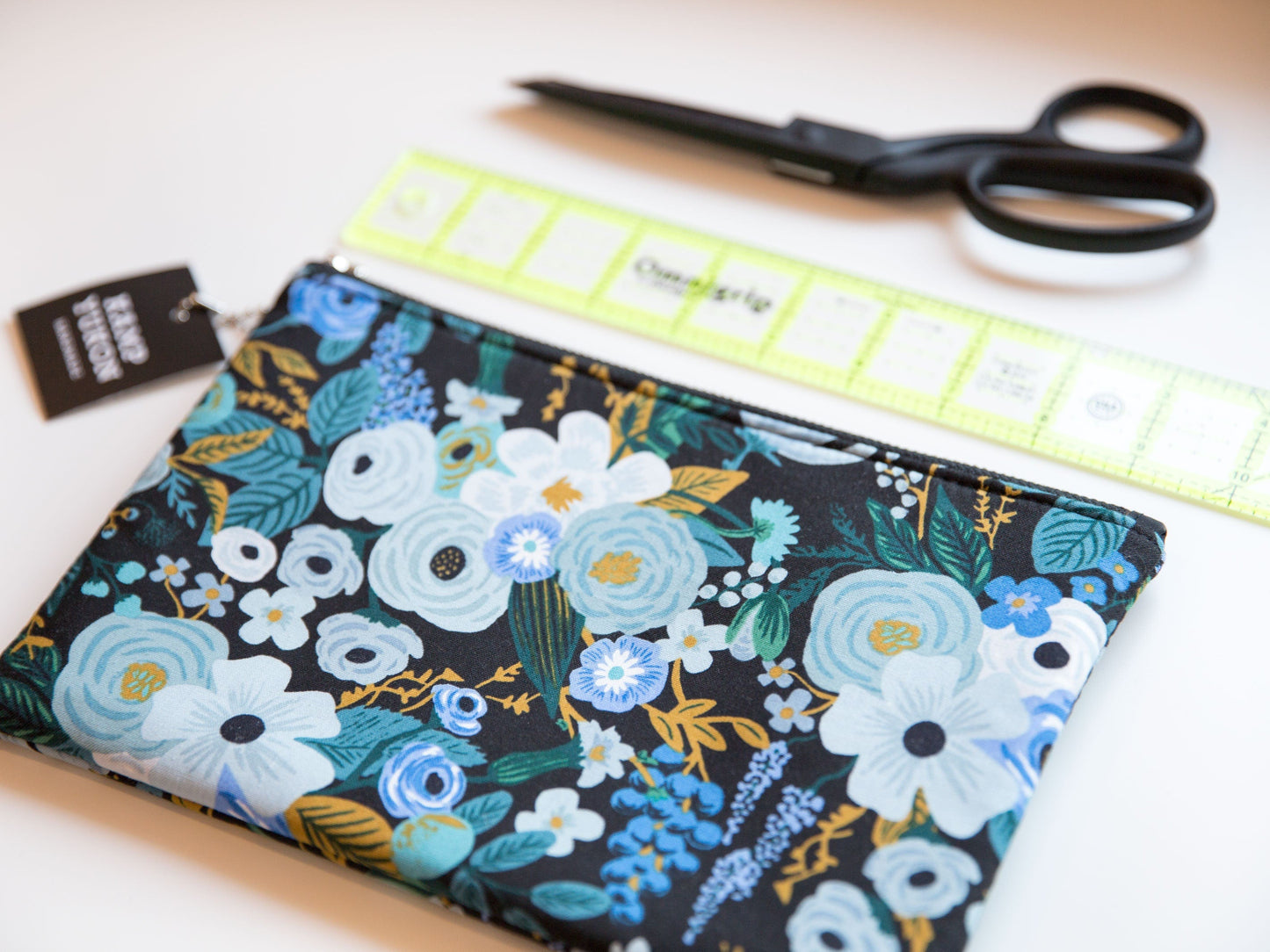 Flat Pouch - Garden Party - Blue