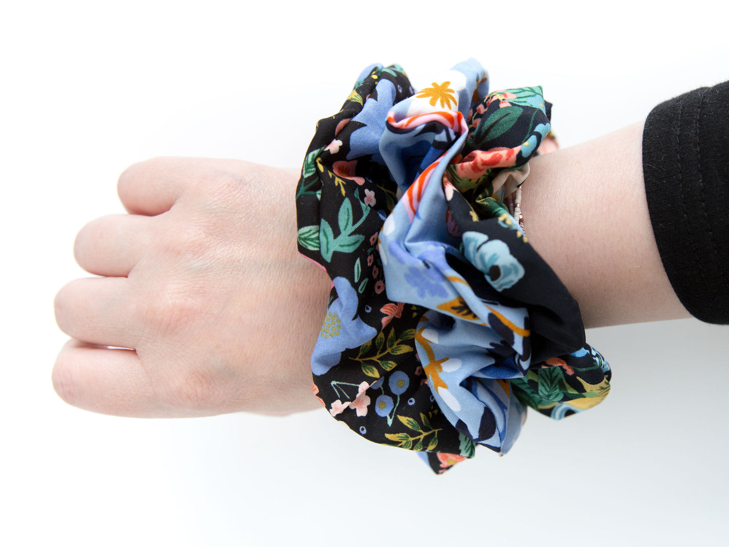 Scrunchie - Birch Floral - Periwinkle