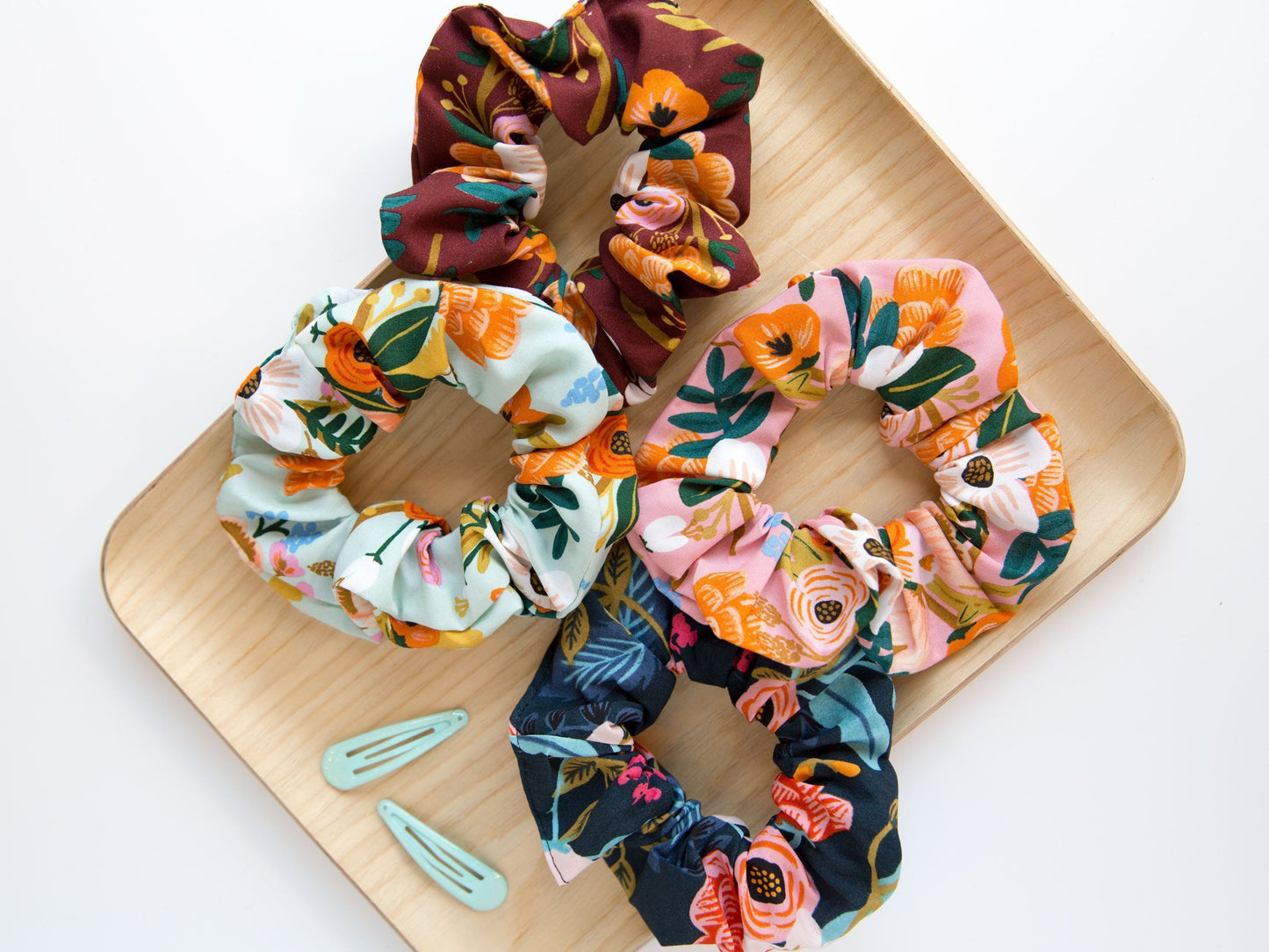 Scrunchie - Lively Floral - Coral