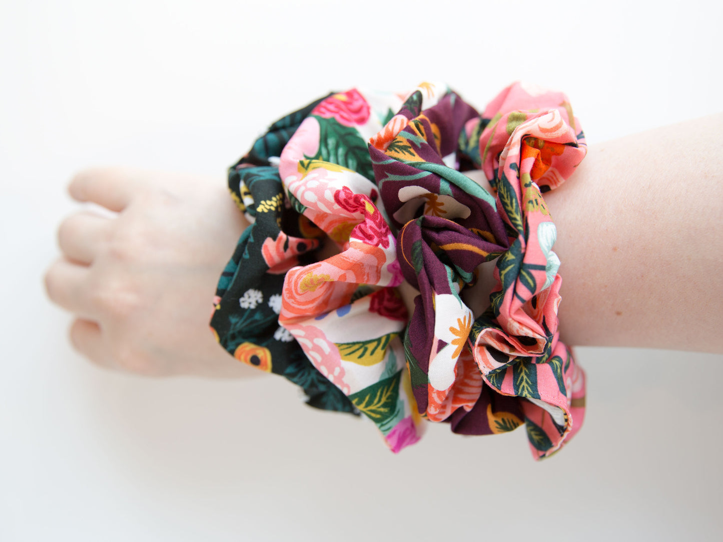 Scrunchie- Paradise Garden - Coral