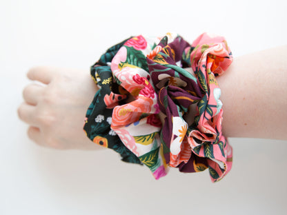 Scrunchie- Paradise Garden - Coral