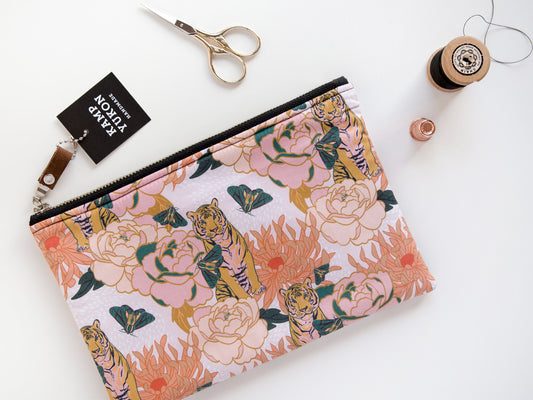 Flat Pouch - Tiger Floral