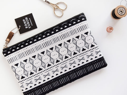 Flat Pouch - Black & White