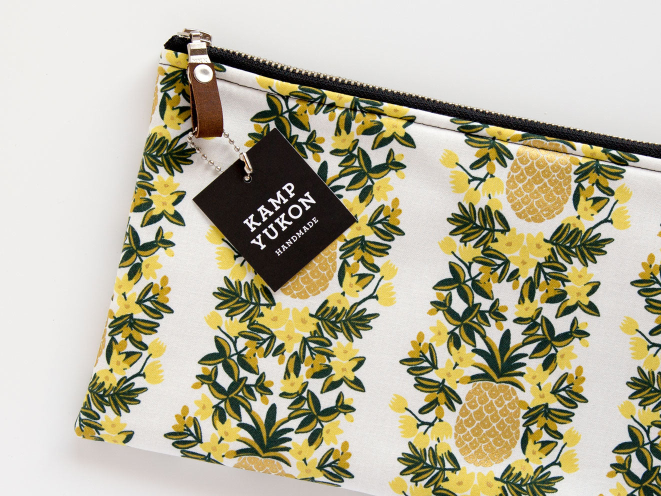 Flat Pouch - Gold Pineapples